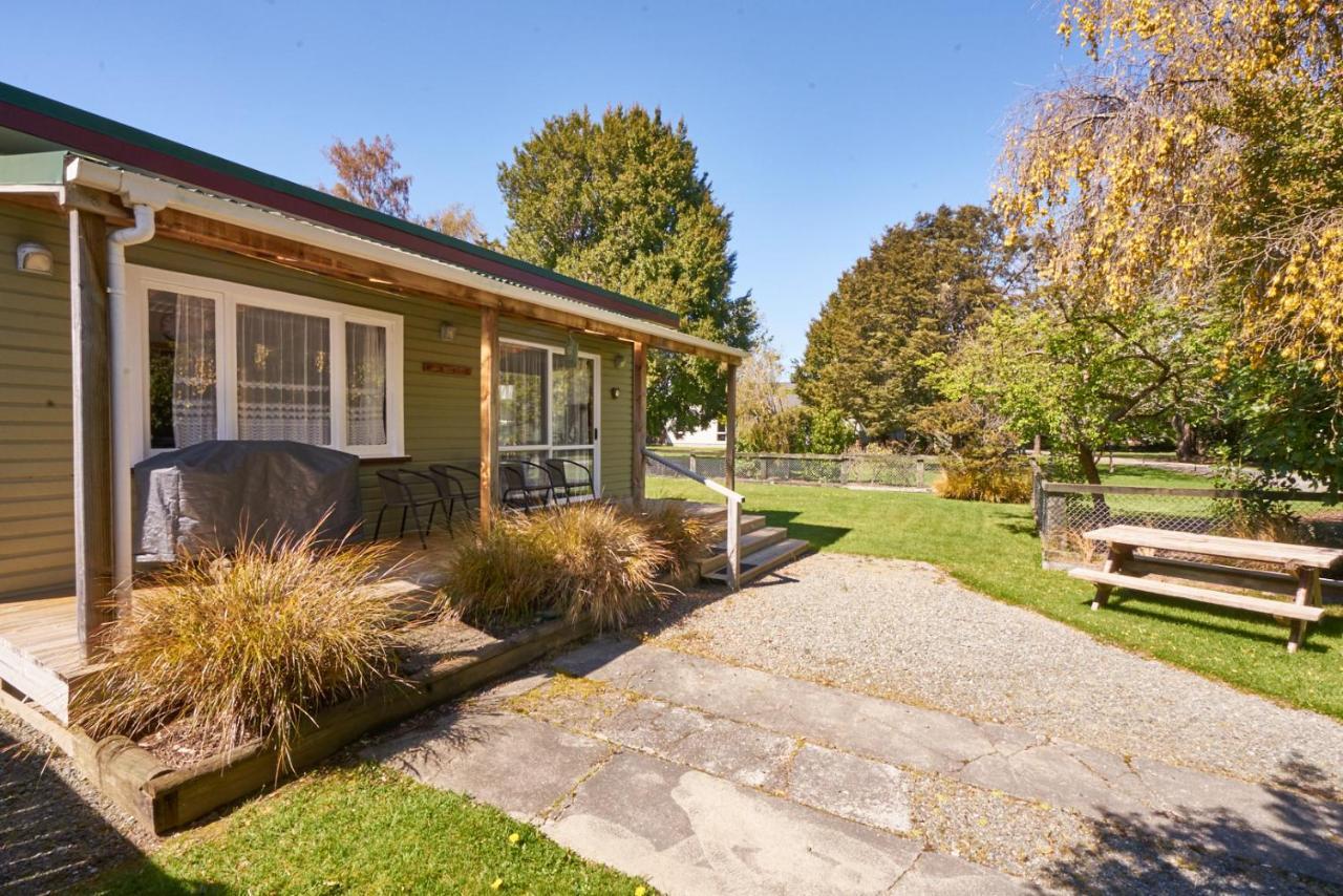 Accommodation Fiordland The Bach - One Bedroom Cottage At 226B Milford Road Te Anau Extérieur photo