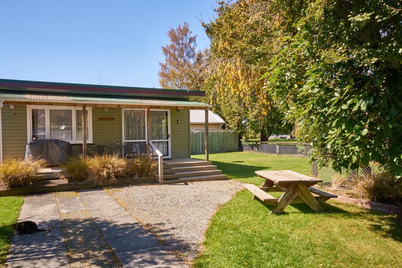 Accommodation Fiordland The Bach - One Bedroom Cottage At 226B Milford Road Te Anau Extérieur photo