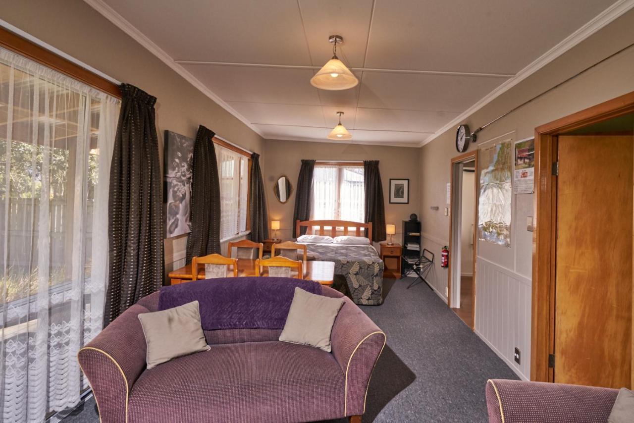 Accommodation Fiordland The Bach - One Bedroom Cottage At 226B Milford Road Te Anau Extérieur photo